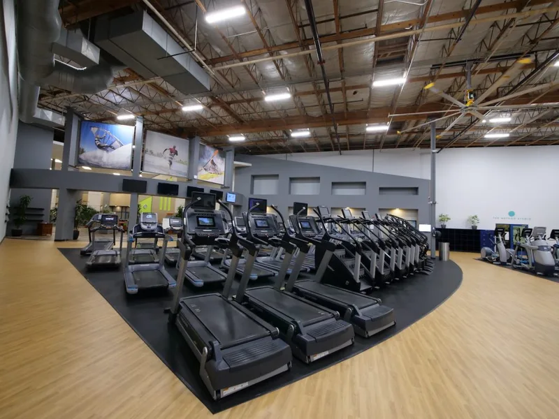 cardio and weights floor at bay club portland in tigard lake oswego